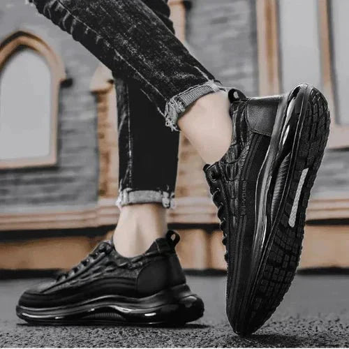 Tênis Masculino Estilo Couro De Crocodilo + Relogio de Brinde [Black-Friday]